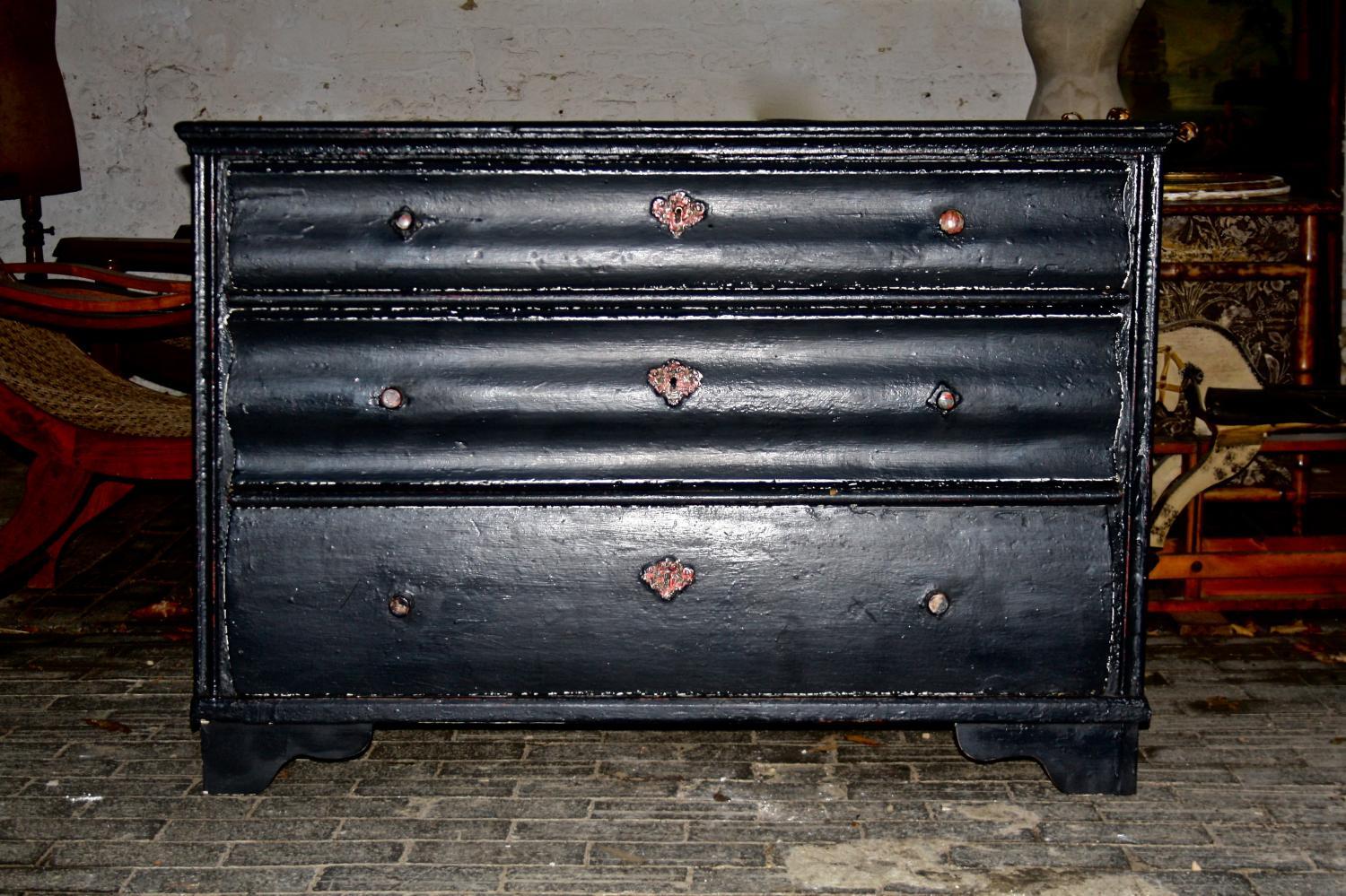 Black painted chest of drawers
