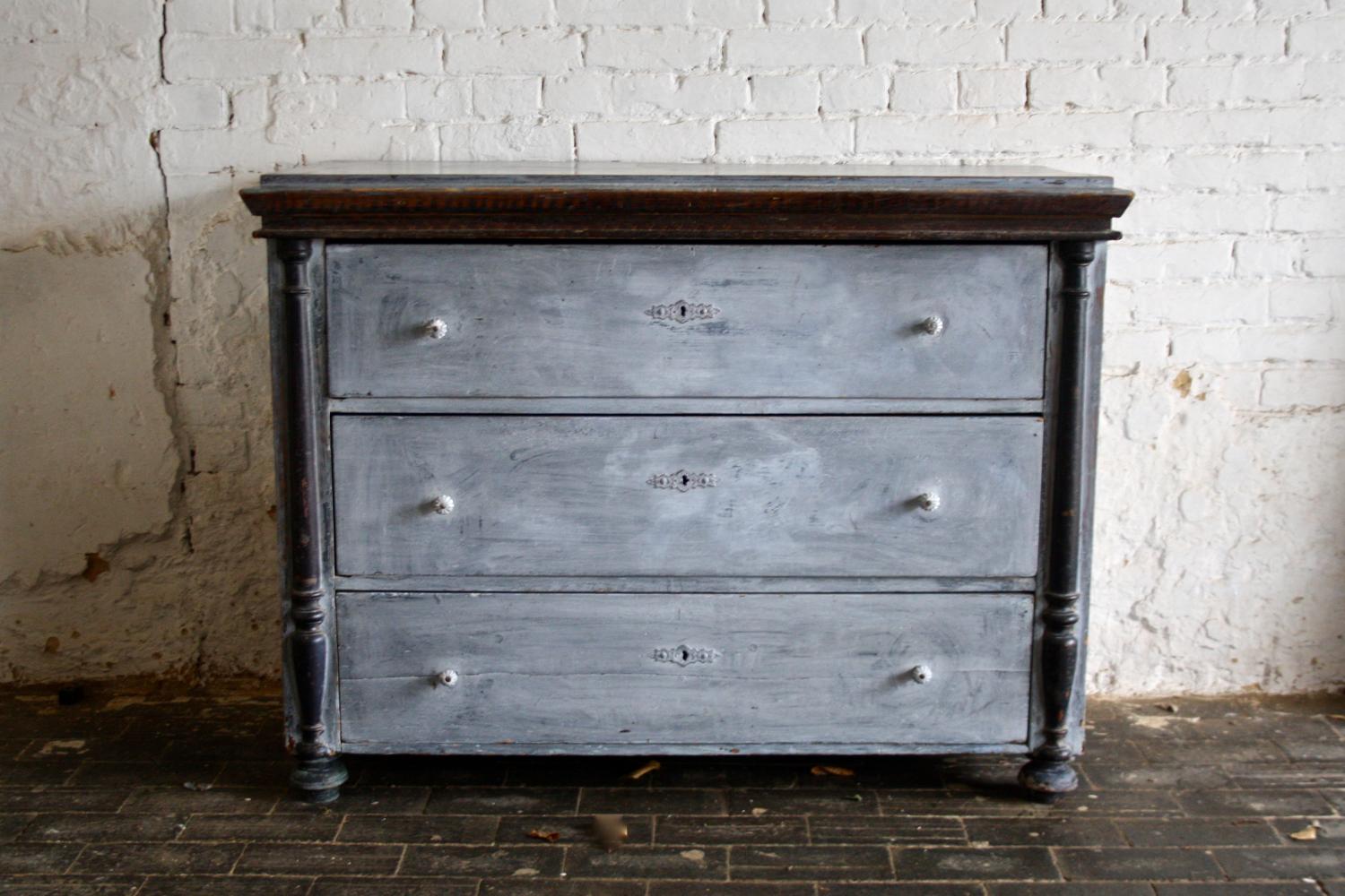 Gustavian style 19th century chest of drawers