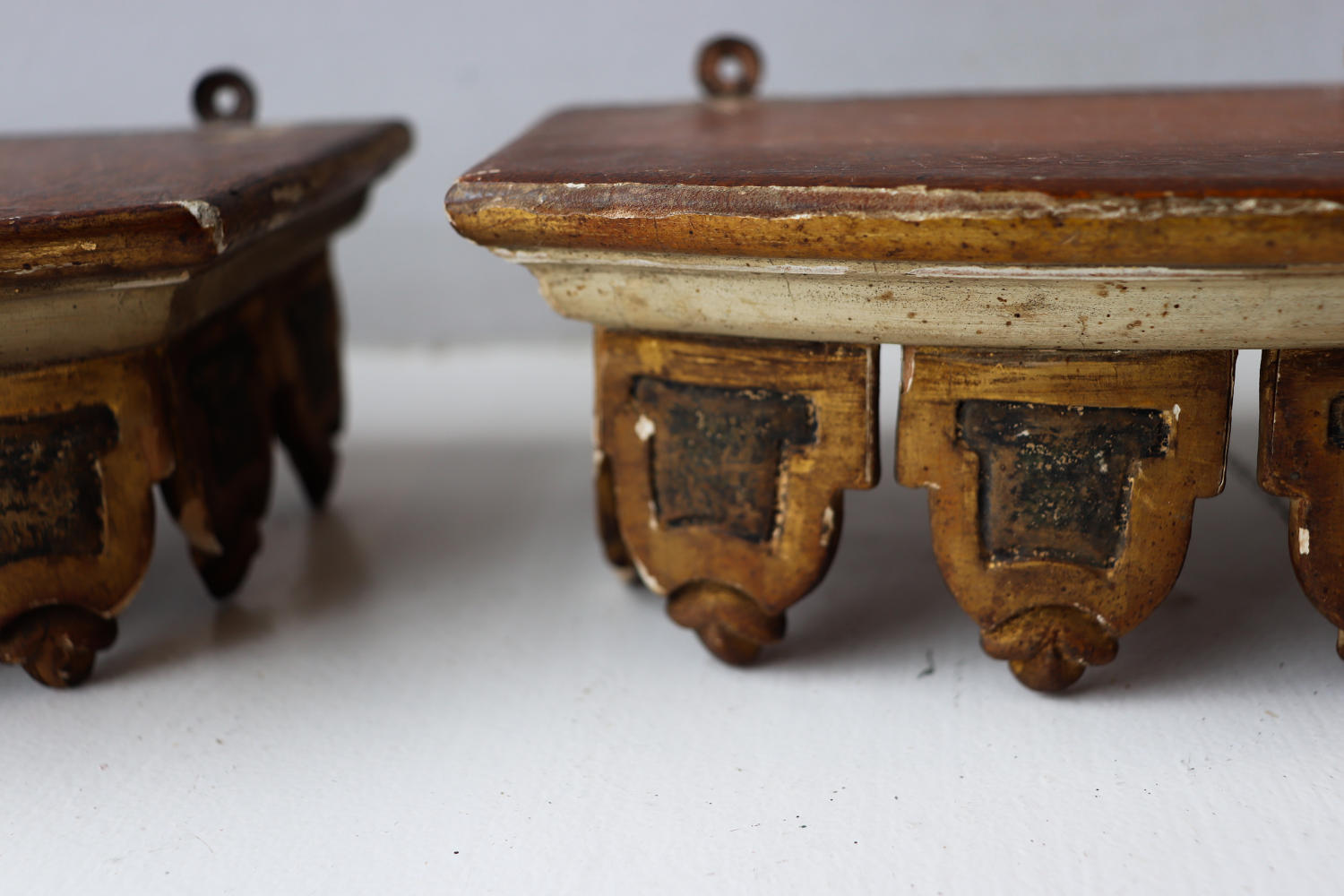 Pair of decorative wooden brackets