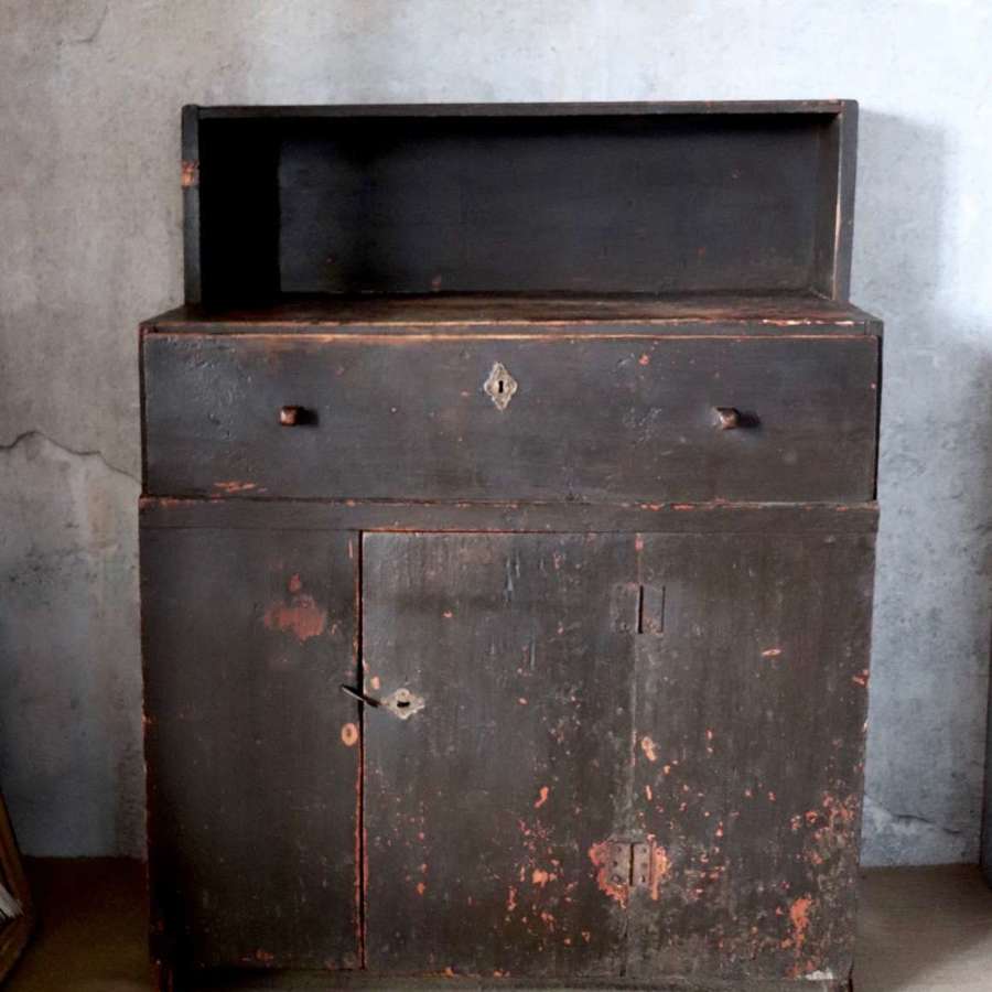 Early 19th century pine peasant dresser