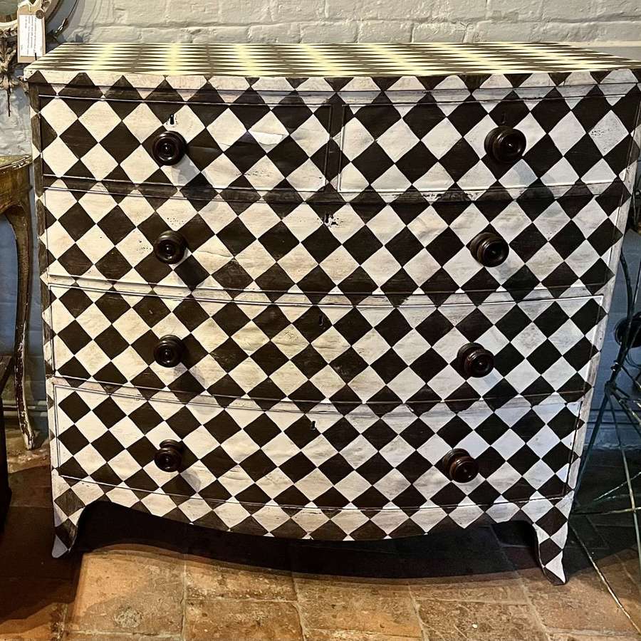 Chequered chest of five drawers